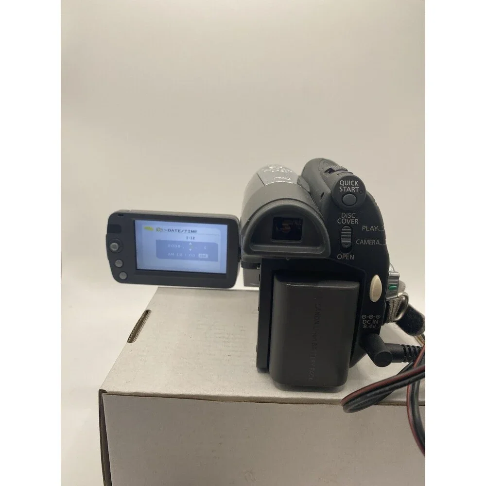 Canon DC330 DVD Camcorder 48x Zoom w/ Remote & AC Adapter Tested Works